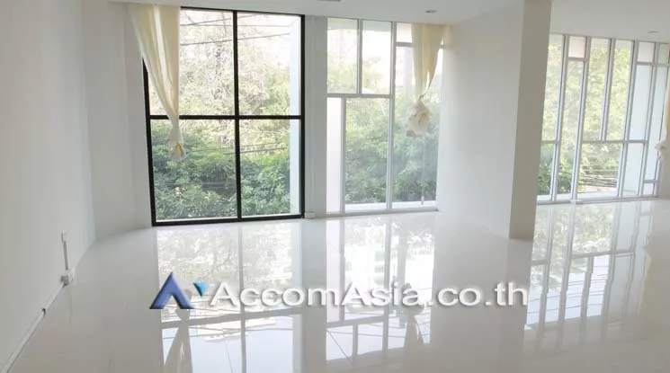 unit Office space For Rent in Sukhumvit, Bangkok  near BTS Phrom Phong (AA17077)